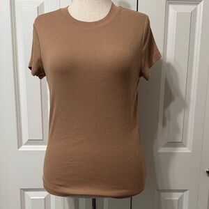 a new day EUC❤️Tan Short Sleeve Women's Ribbed Tee